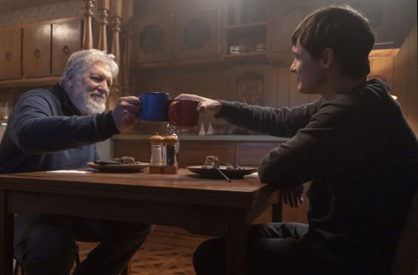 Kurt and Harrison share scotch in Dexter