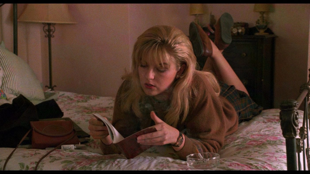 Laura Palmer reads her diary in Twin Peaks: Fire Walk With Me